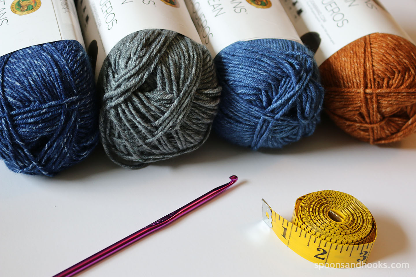 Free crochet pattern: Denim patchwork poncho